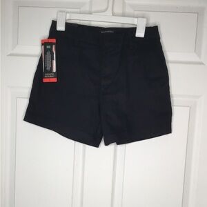Banana Republic Women’s Chino Shorts - Size 8 - NWT.                           5